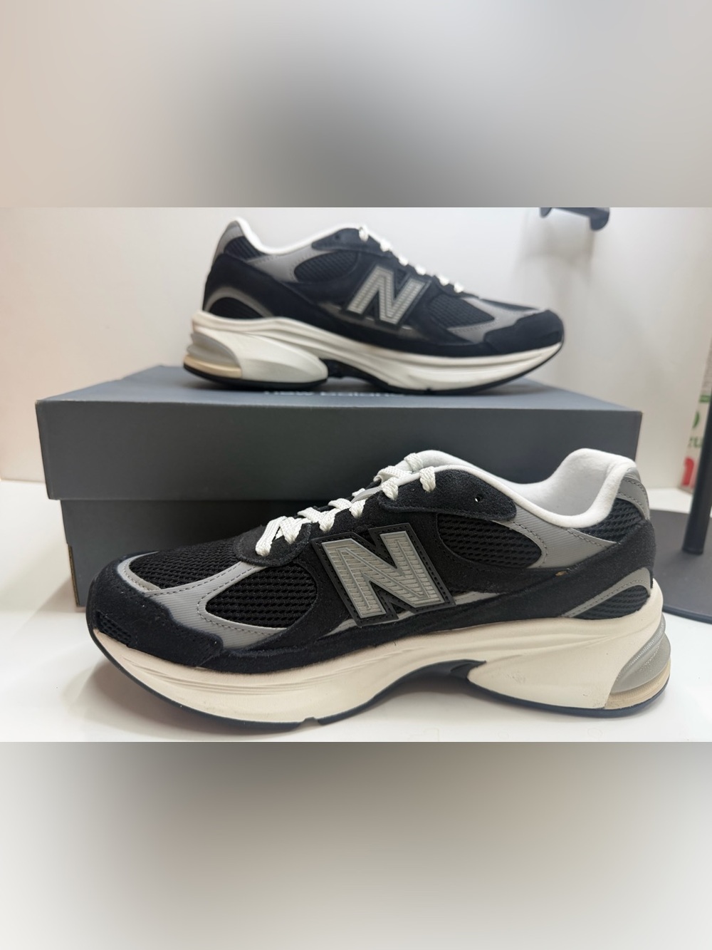 New Balance Men's Black and Gray Running Sneakers with White Accents